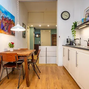 Fully Fitted - 15 Min From Station Privatunterkunft